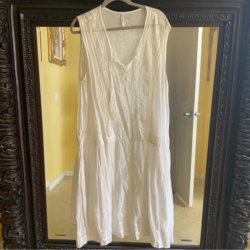 Magnolia Pearl Early White Sleeveless Slip Dress, EUC